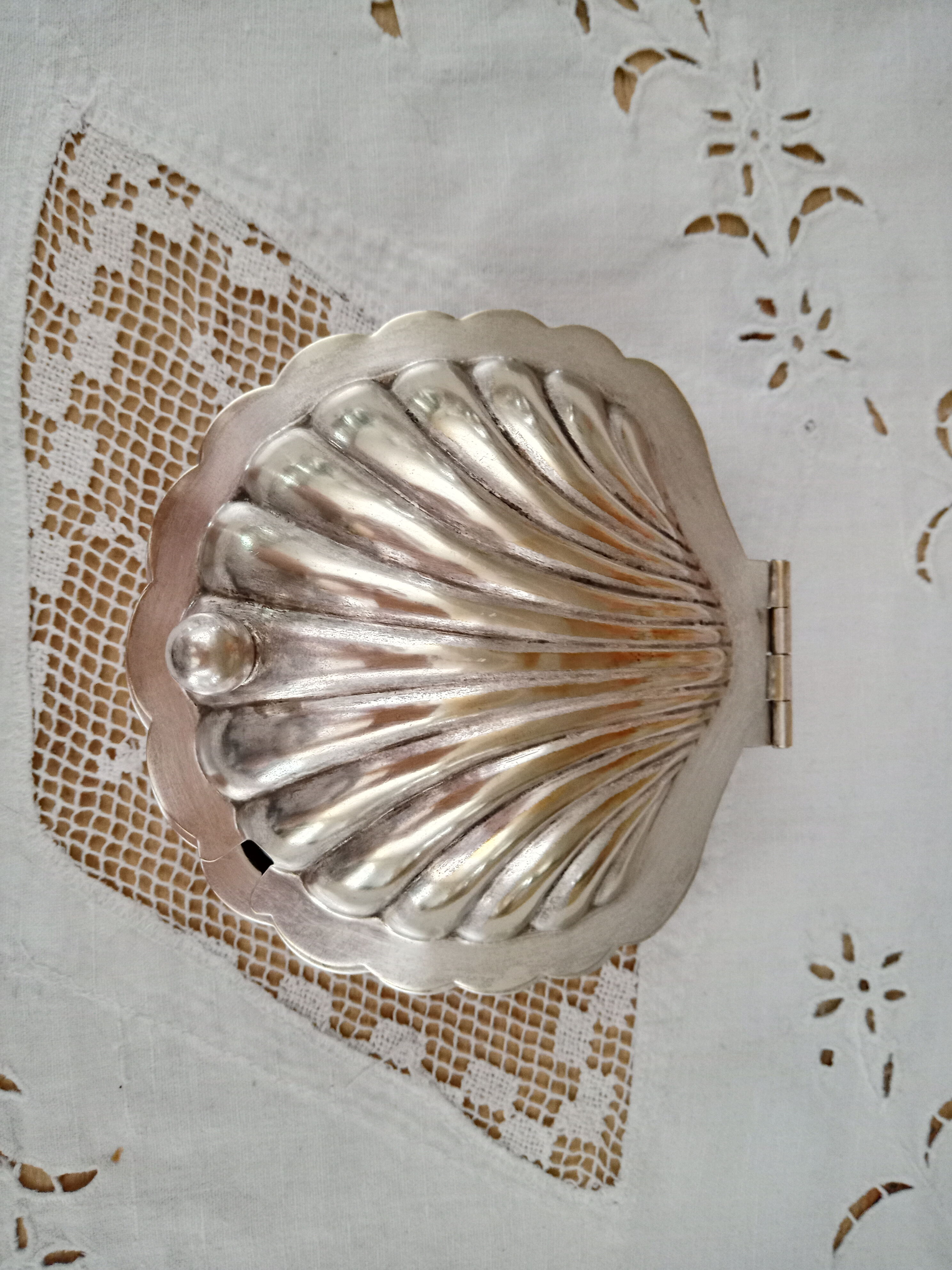 Vintage buttermaker in silver metal form scallop