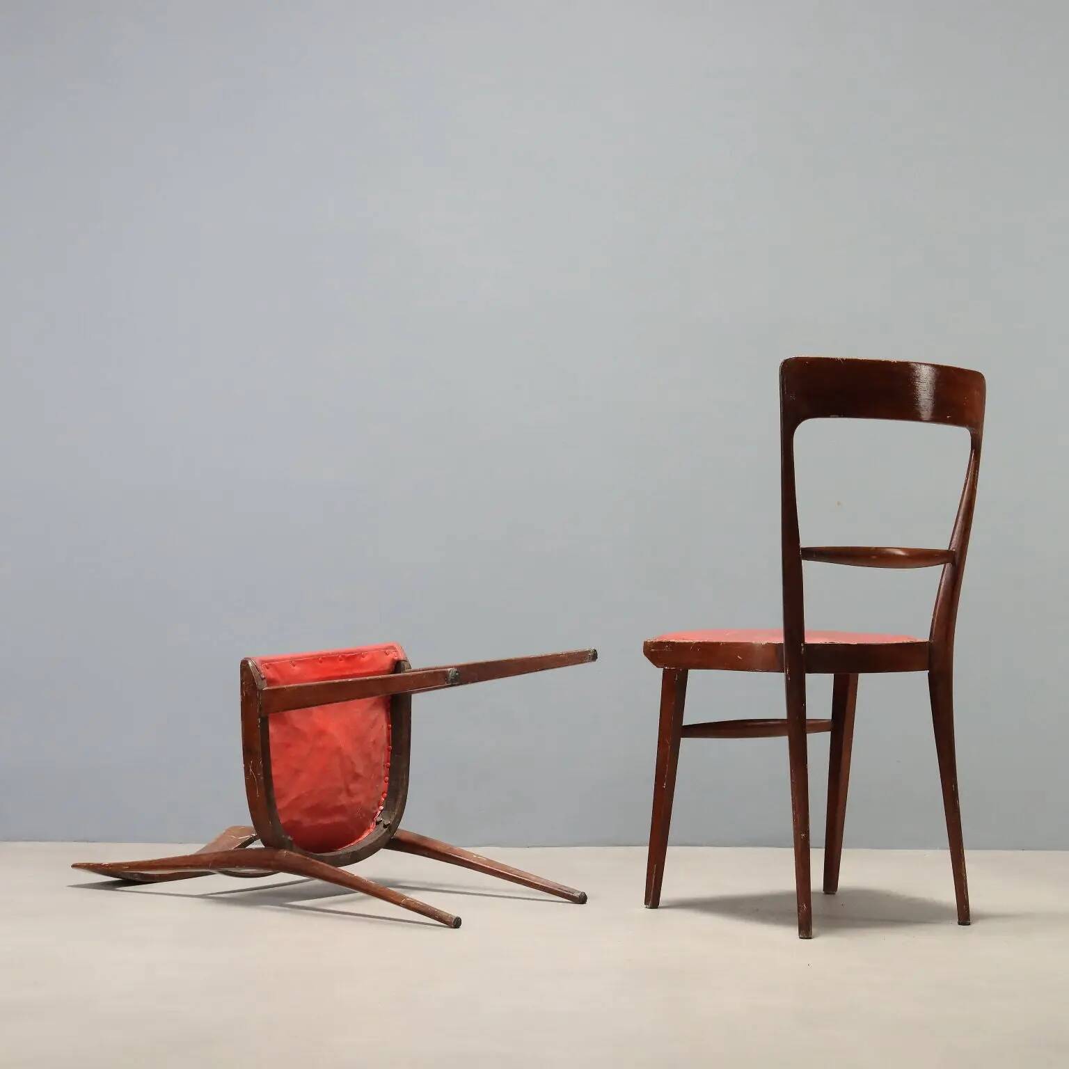 Set of 4 vintage chairs from the 1950s-60s.