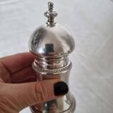 Moulin poivrière en métal argenté style classique années 1950
