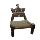 Chaise en bois sculpté et corde