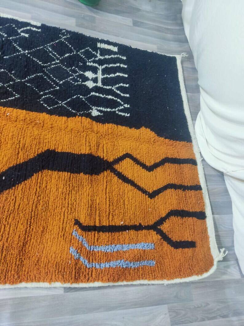 Handmade Moroccan rug 250cm x 150cm