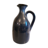 Carafe français vintage vitrée dans différents bleus