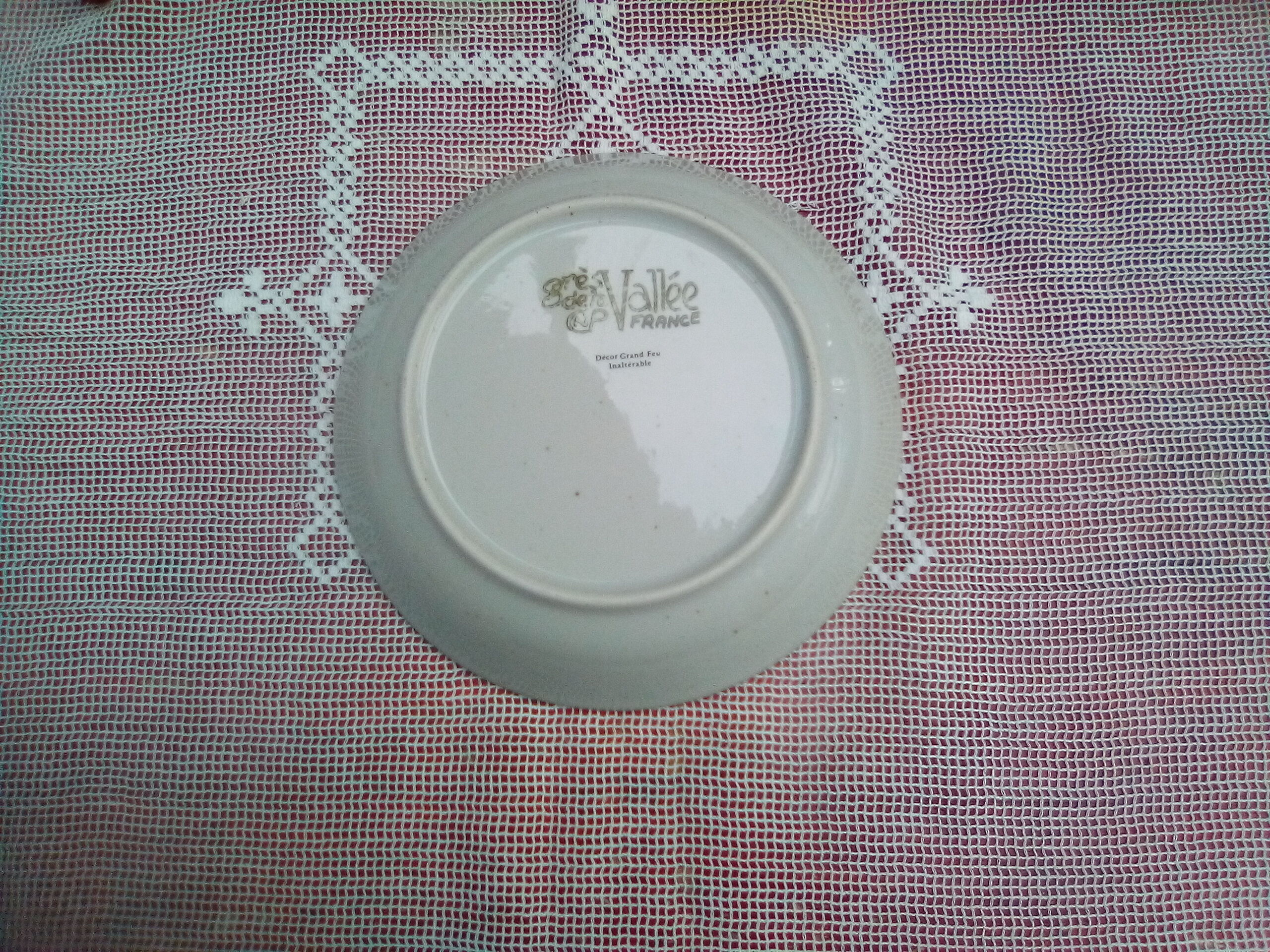 6 hollow sandstone plates