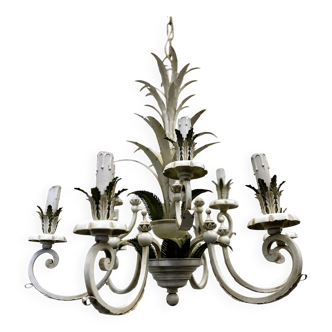 Grand lustre vintage français en tôle métallique de style Régence en feuille de palmier, années 1970. 1.350,