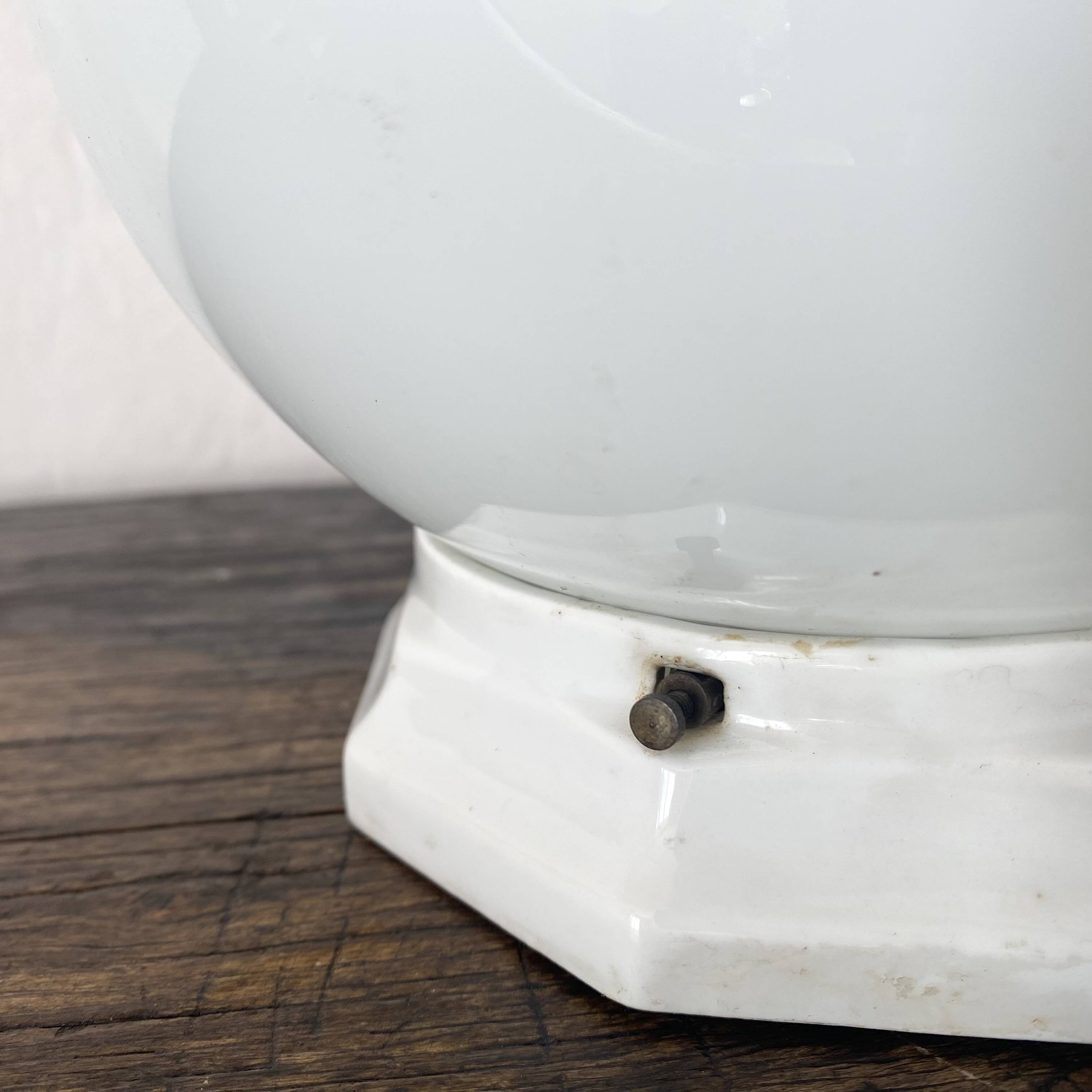 Art Deco ceiling light in opaline and ceramic