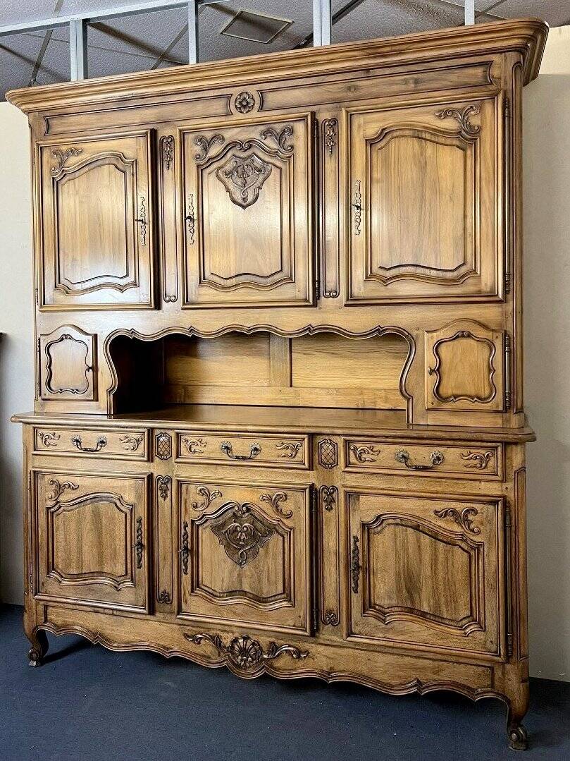 Très important buffet de style Louis XV en merisier