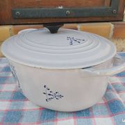 Le Creuset collection, old enamelled cast iron casserole, beautiful condition