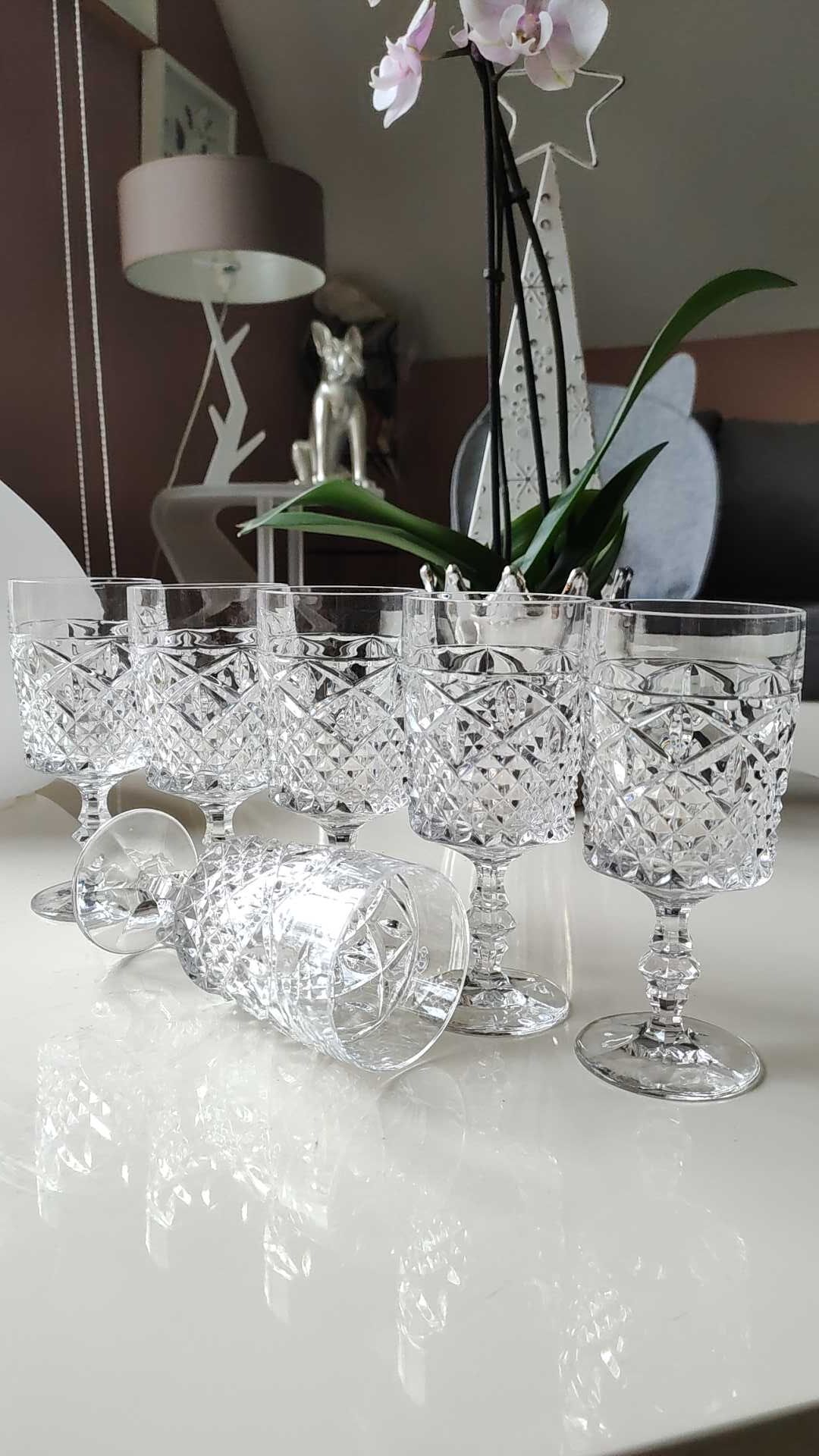 Lot 6 vintage glasses with rectangular crystal stems
