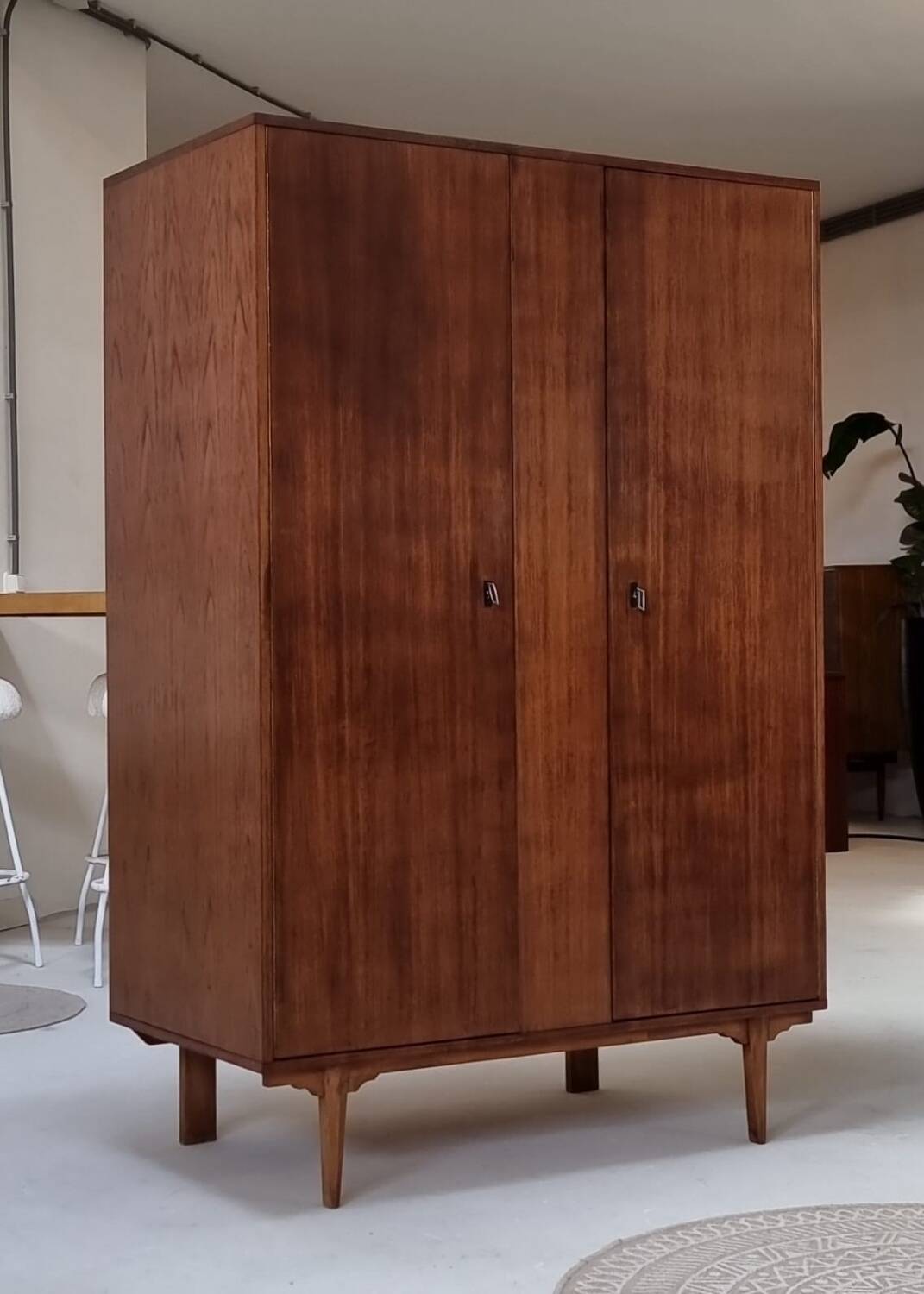 Armoire du milieu du siècle
