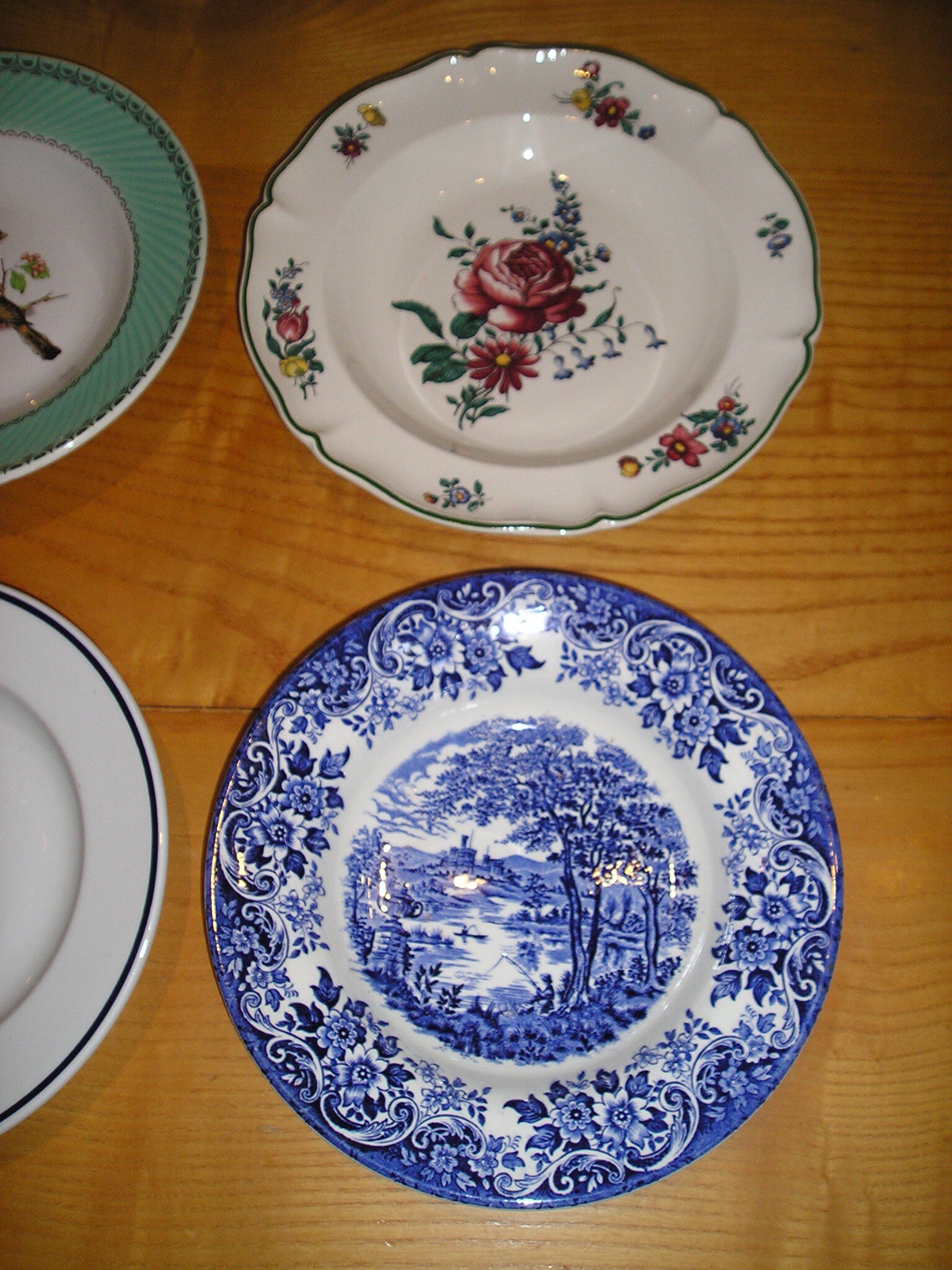 Set of 6 different hollow plates