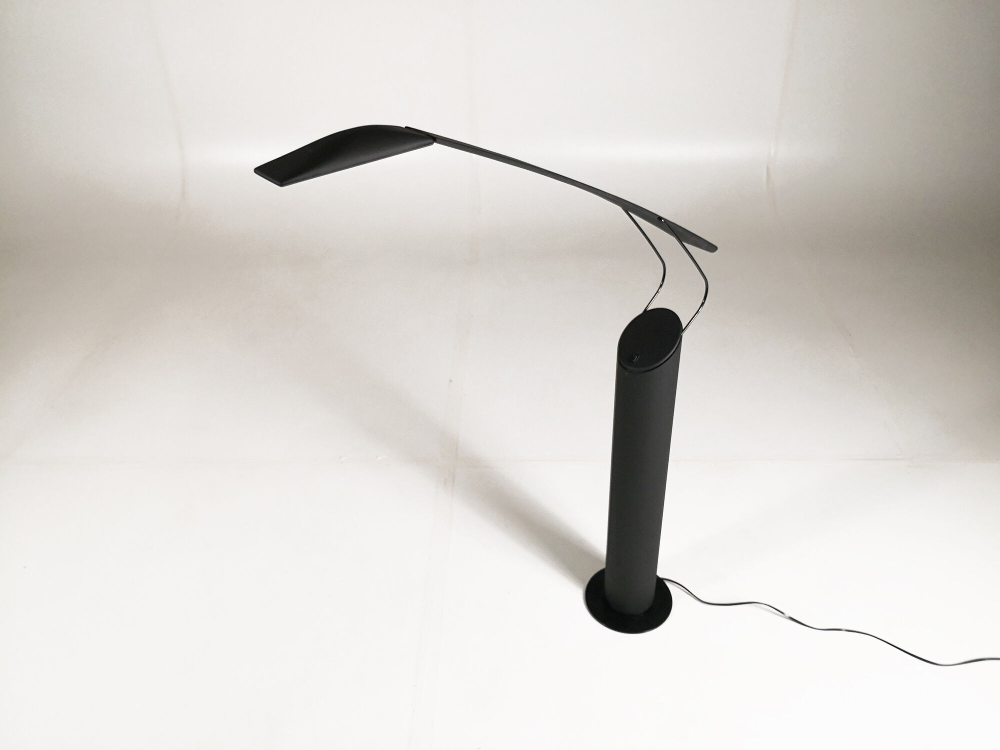 "Dove" reading floor lamp, Mario Barbaglia and Marco Colombo for PAF STUDIO, C.1980
