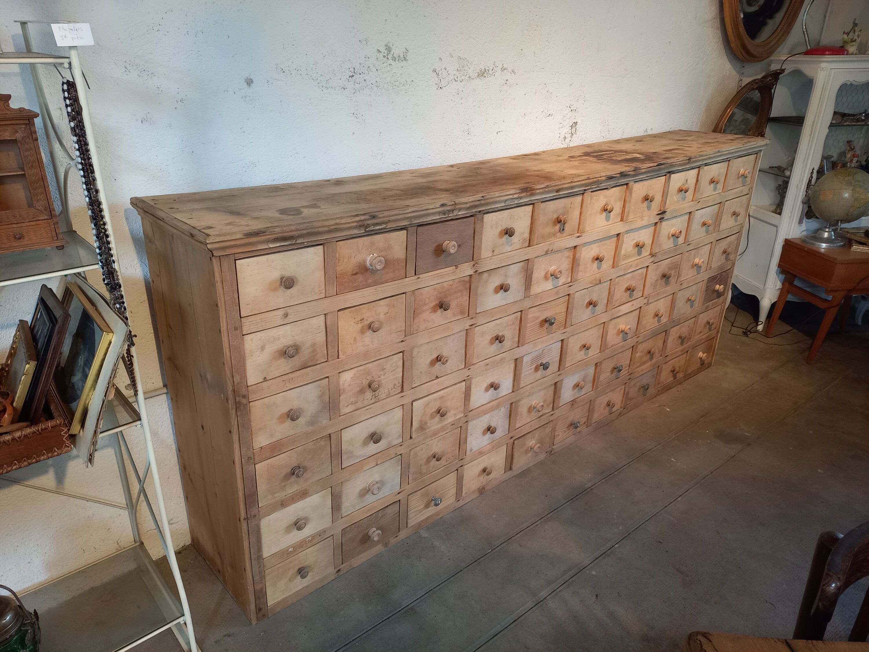 Trade cabinet with drawers