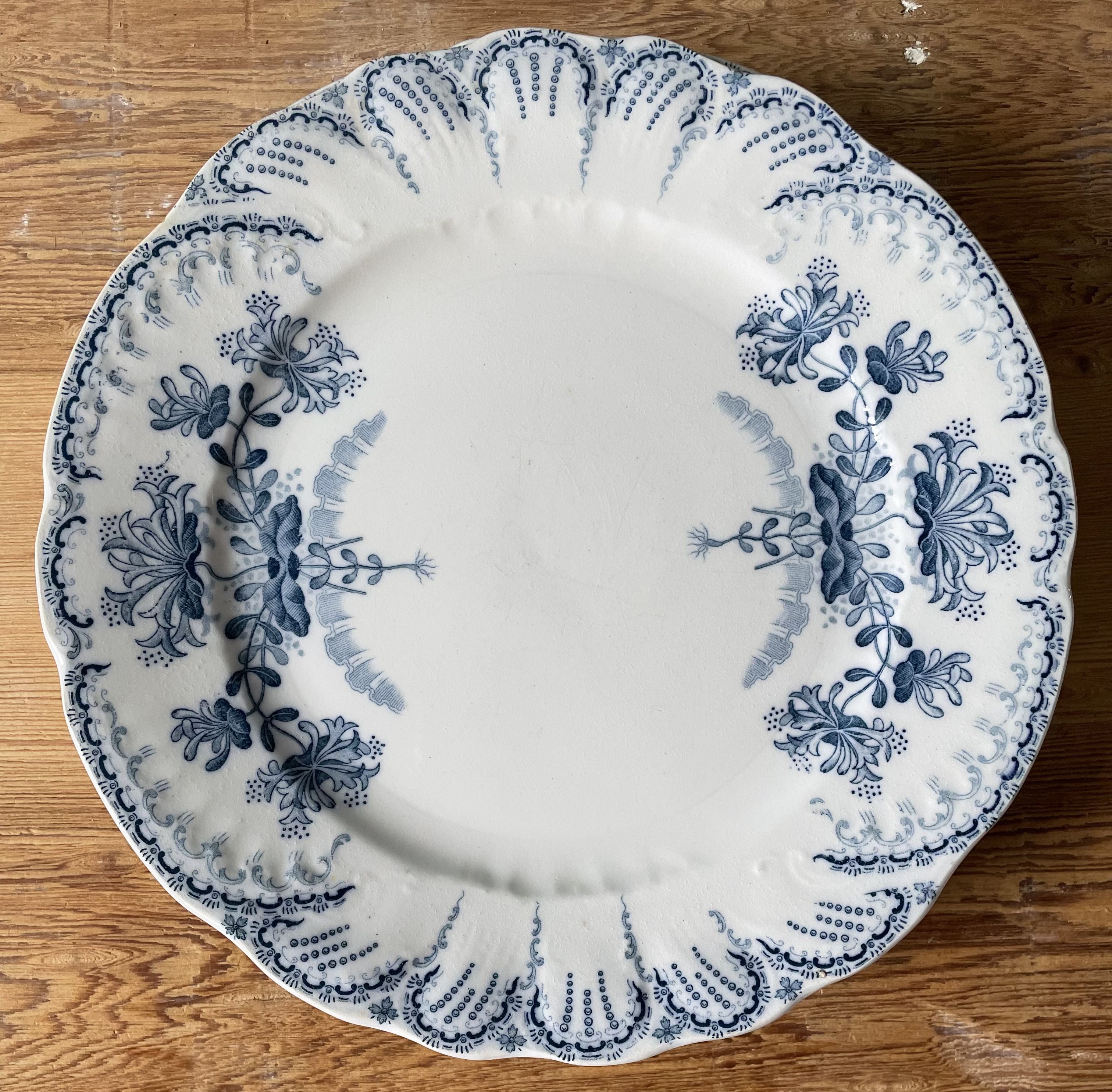 Set of 5 flat plates Terre De Fer XIXth, collection "Regency" St Amand & Hamage Nord