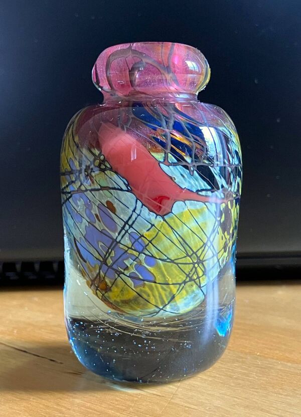 Petit vase soliflore en verre signé LE LONQUER 1982 , état impeccable