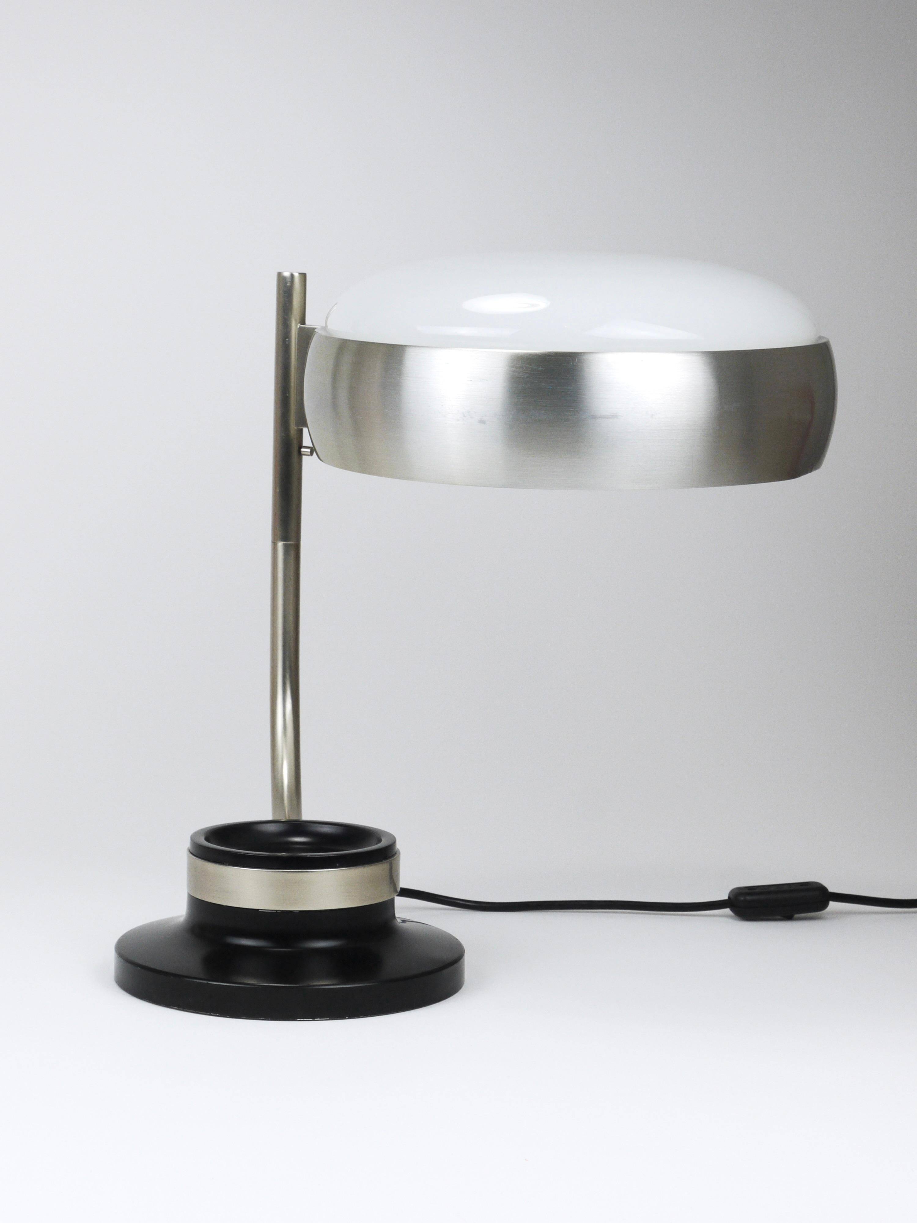 Oscar Torlasco black and nickel swivel desk lamp, Lumi Milano, Italy, 1960s.