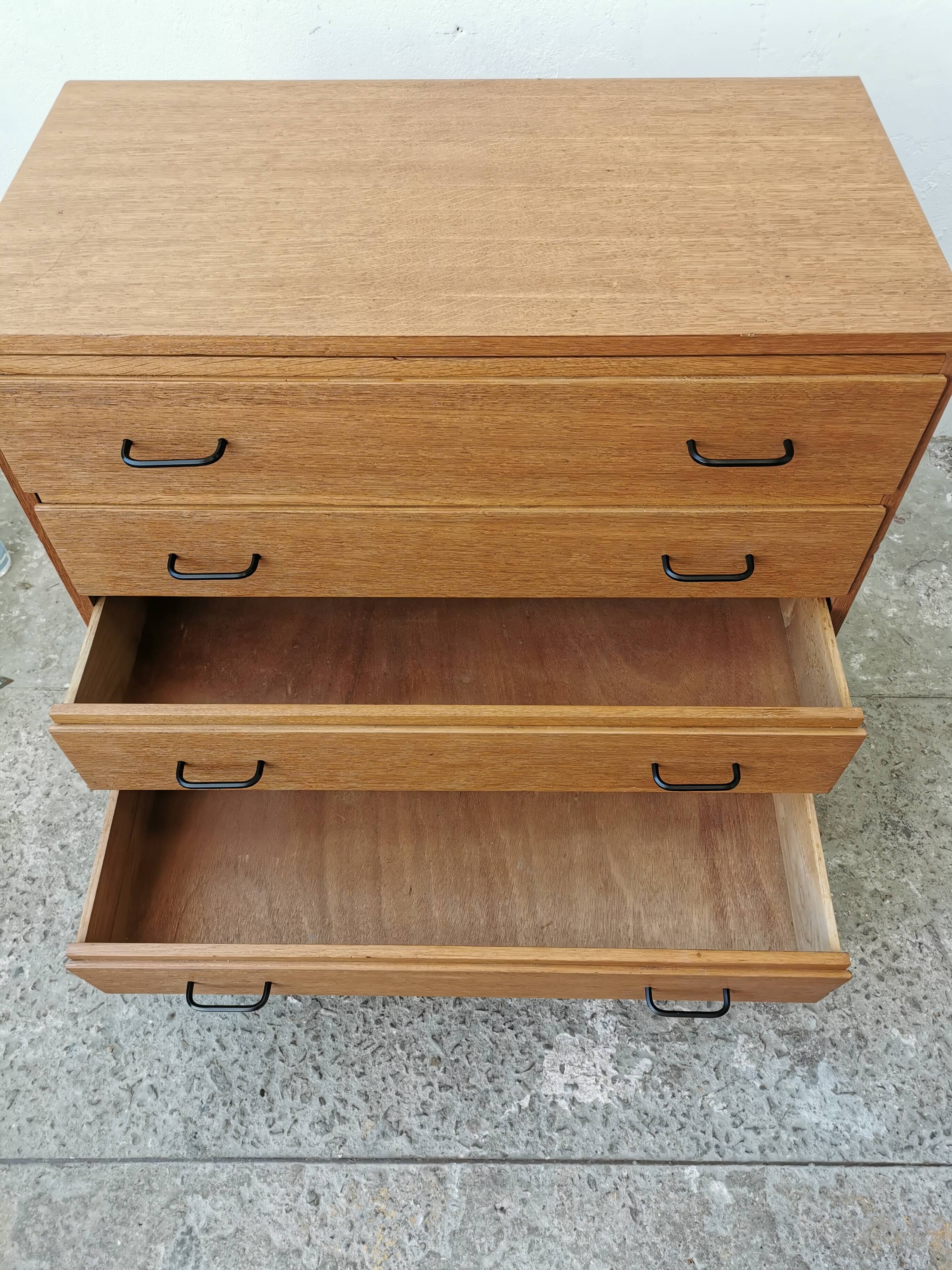 Chest 4 drawers
