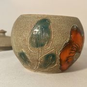 Bonbonnière en céramique beige et fleurs orange pot vintage 1970 sucrier