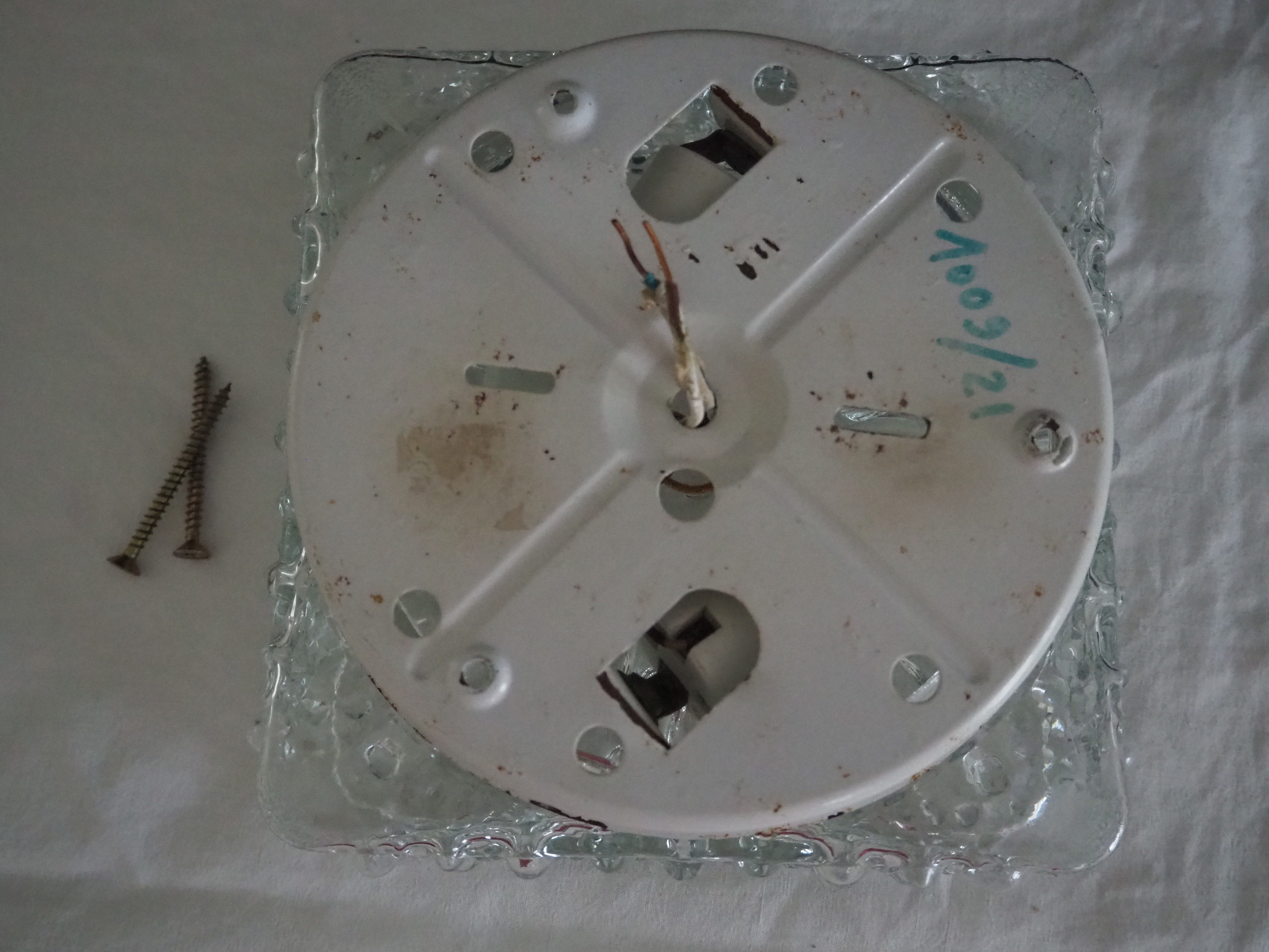 Transparent molded glass ceiling lamp – square shape – floral print.