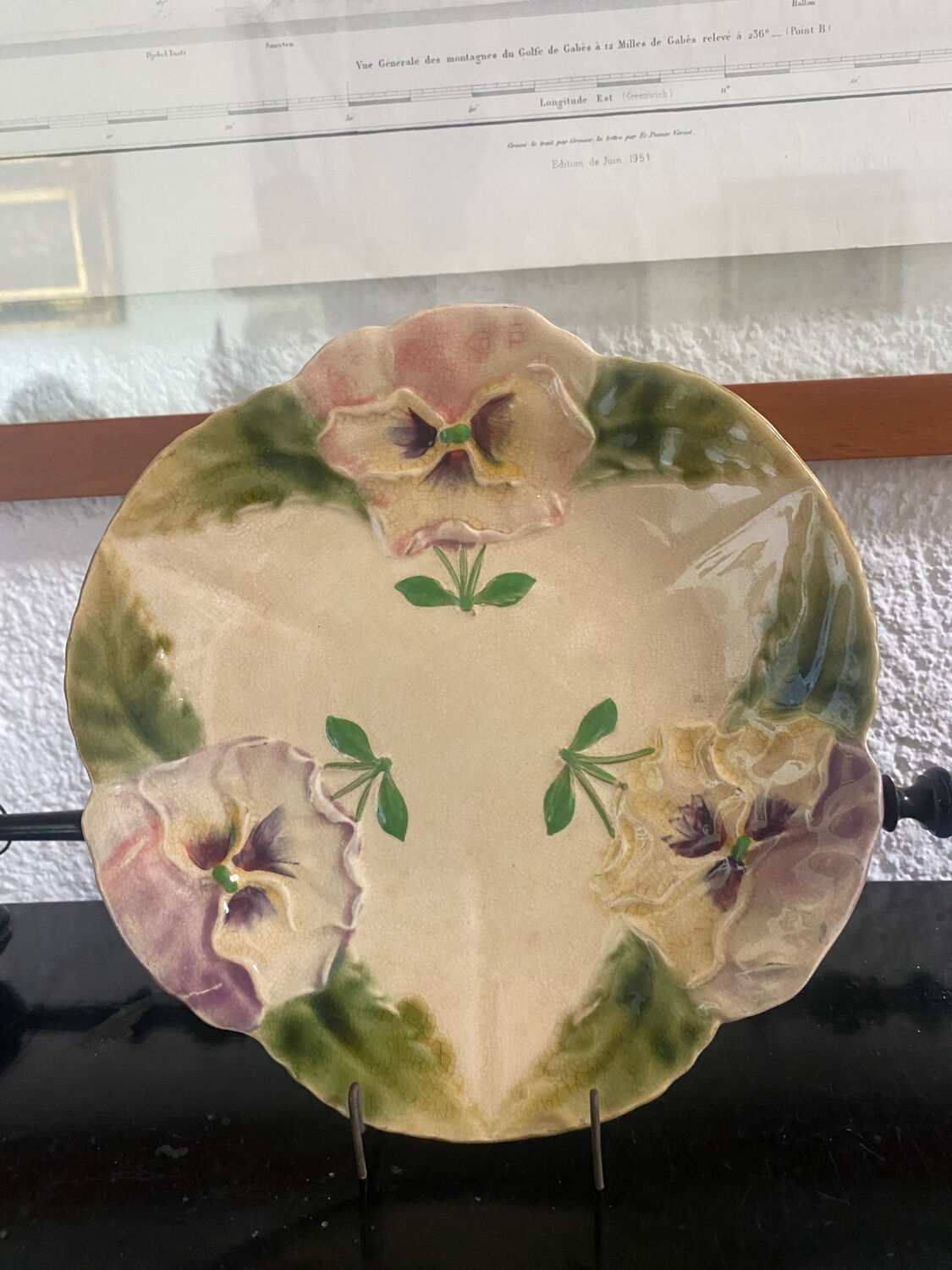 Dessert plate in majolica from Choisy le Roi