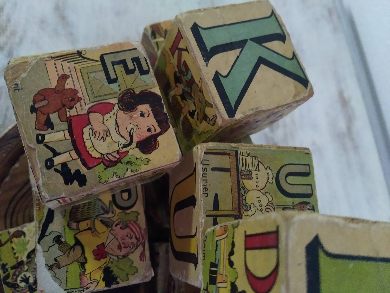 Lot de cubes en bois