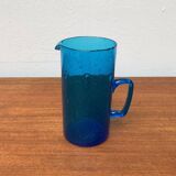 Broc en verre bleu fait main du milieu du siècle, années 1960