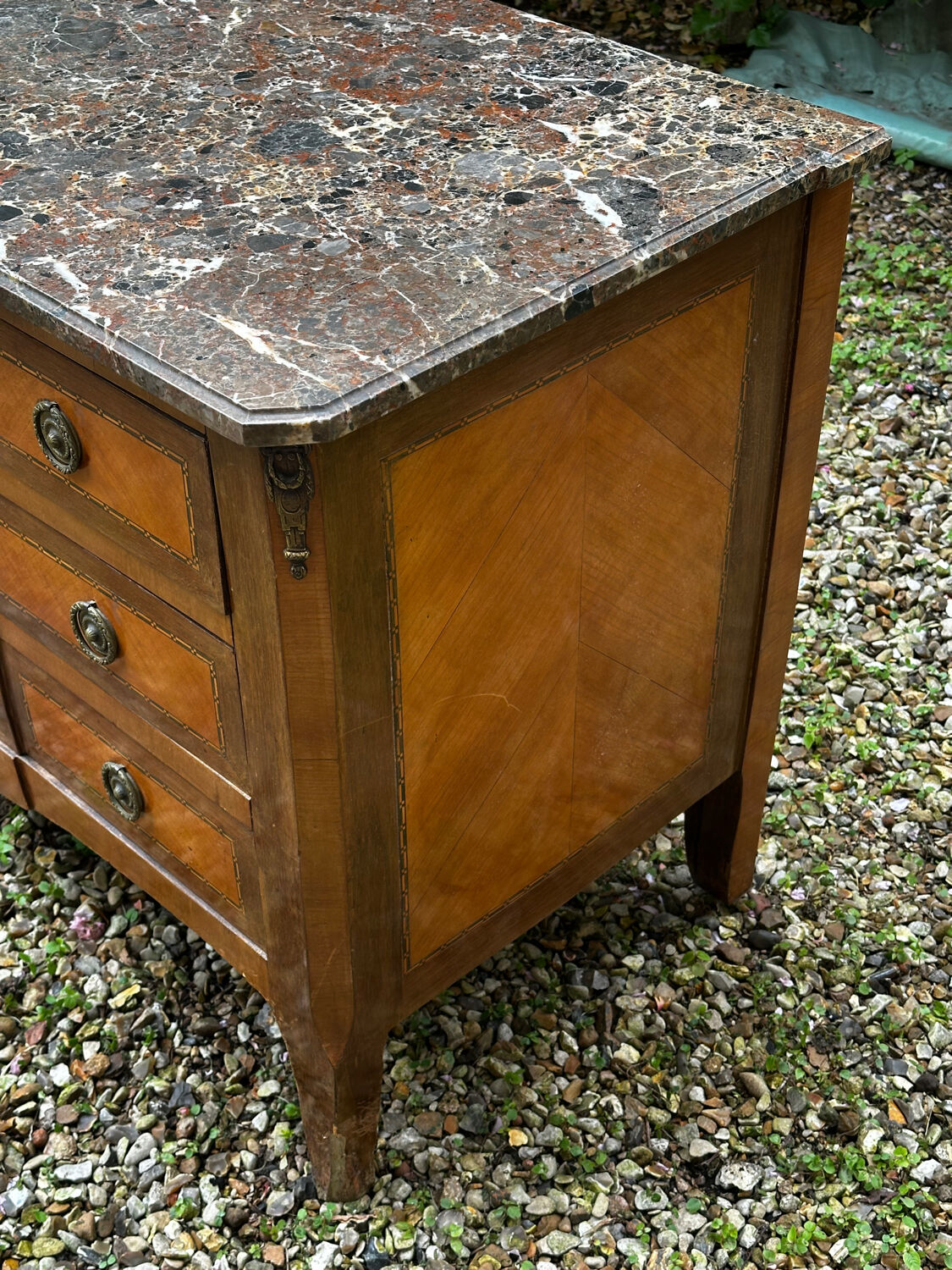 Transitional Louis XV - Louis XVI commode from the 19th century.