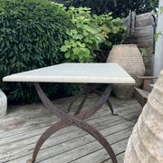 Dining table for indoors or outdoors