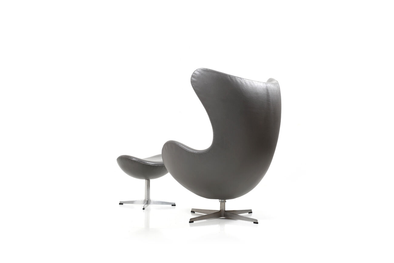 Arne Jacobsen Egg Chair with Tilt Function