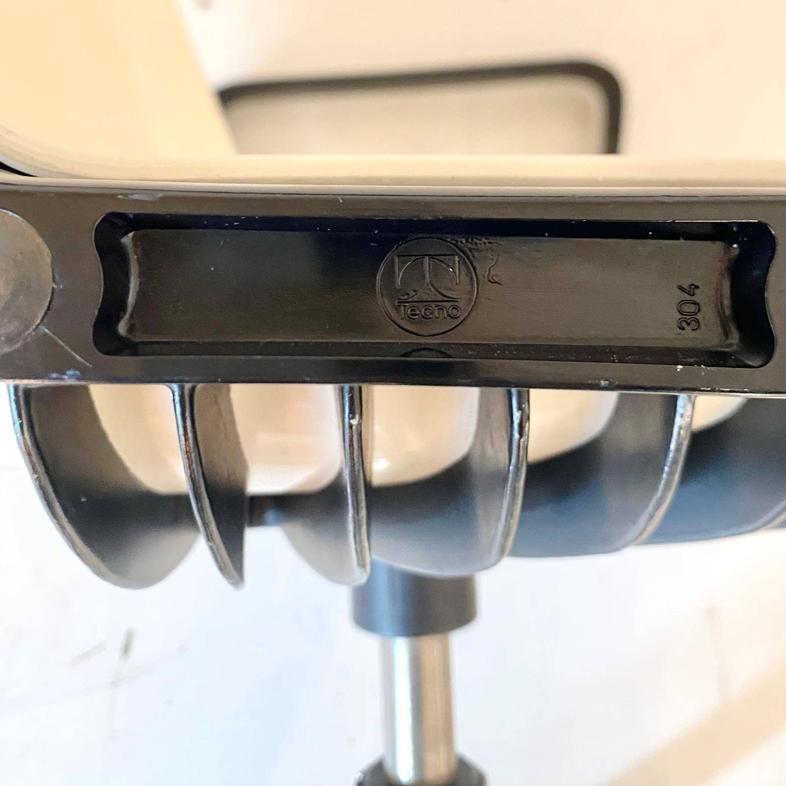 Set of three Modus Office Desk Chairs, Osvaldo Borsani for Tecno, Italy 1960