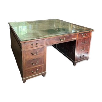 Bureau double