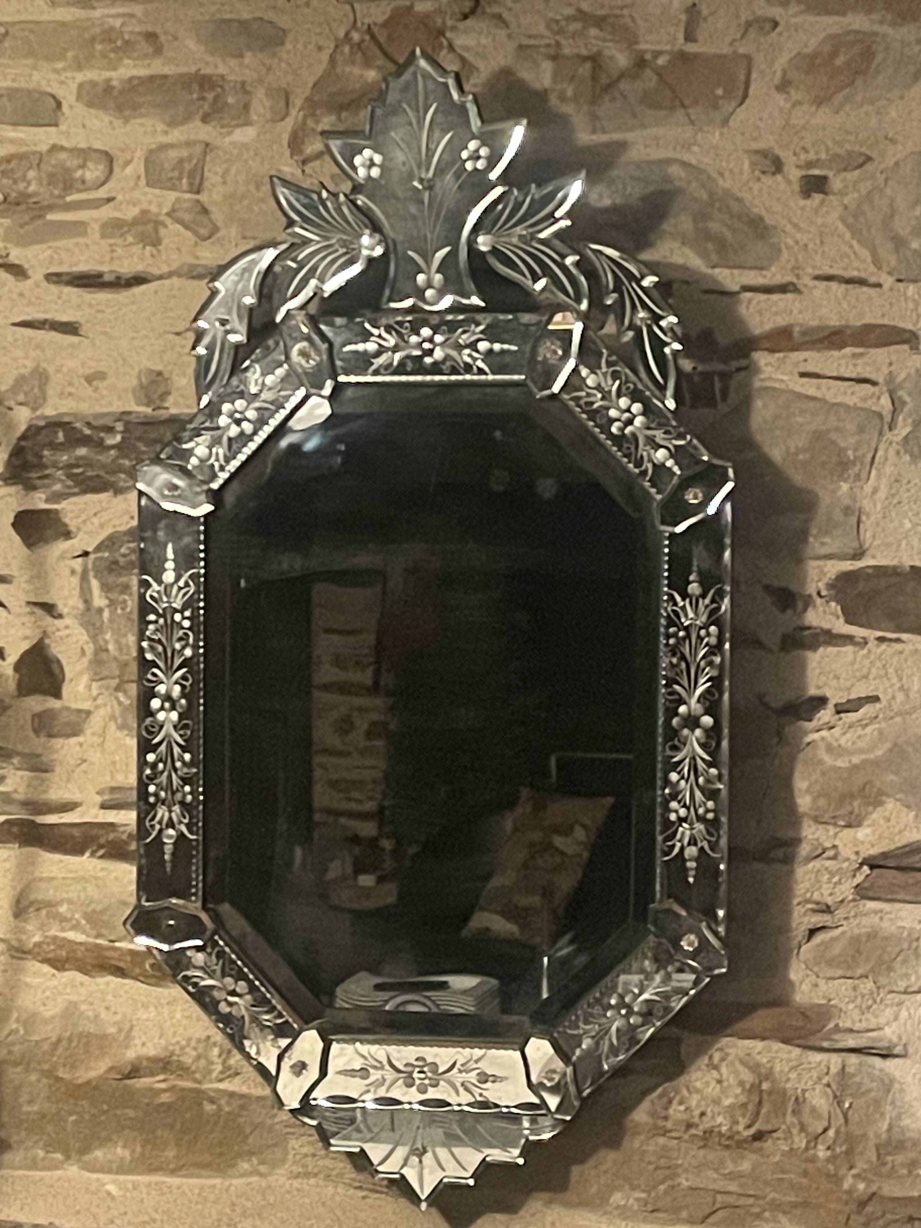 Venetian mirror 19th / 20th century Height 91 x 48.5 x 4 cm