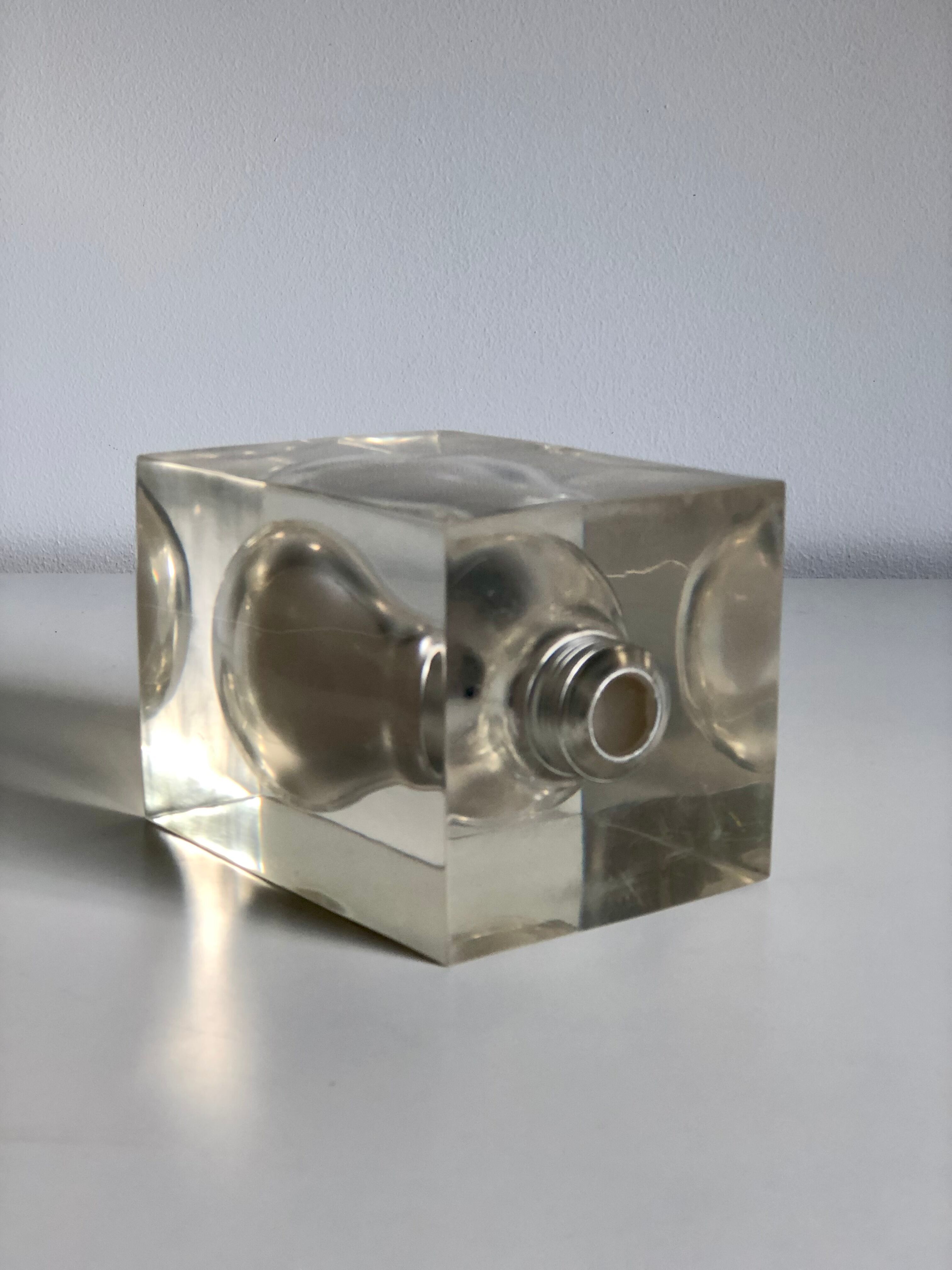 Sculpture inclusion in resin of a blue phosphorescent bulb attributed to Pierre Giraudon, 1970