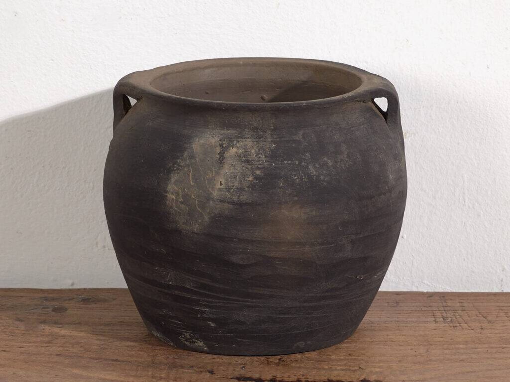 Vase ancien dans des tons sombres (c.1900) #13