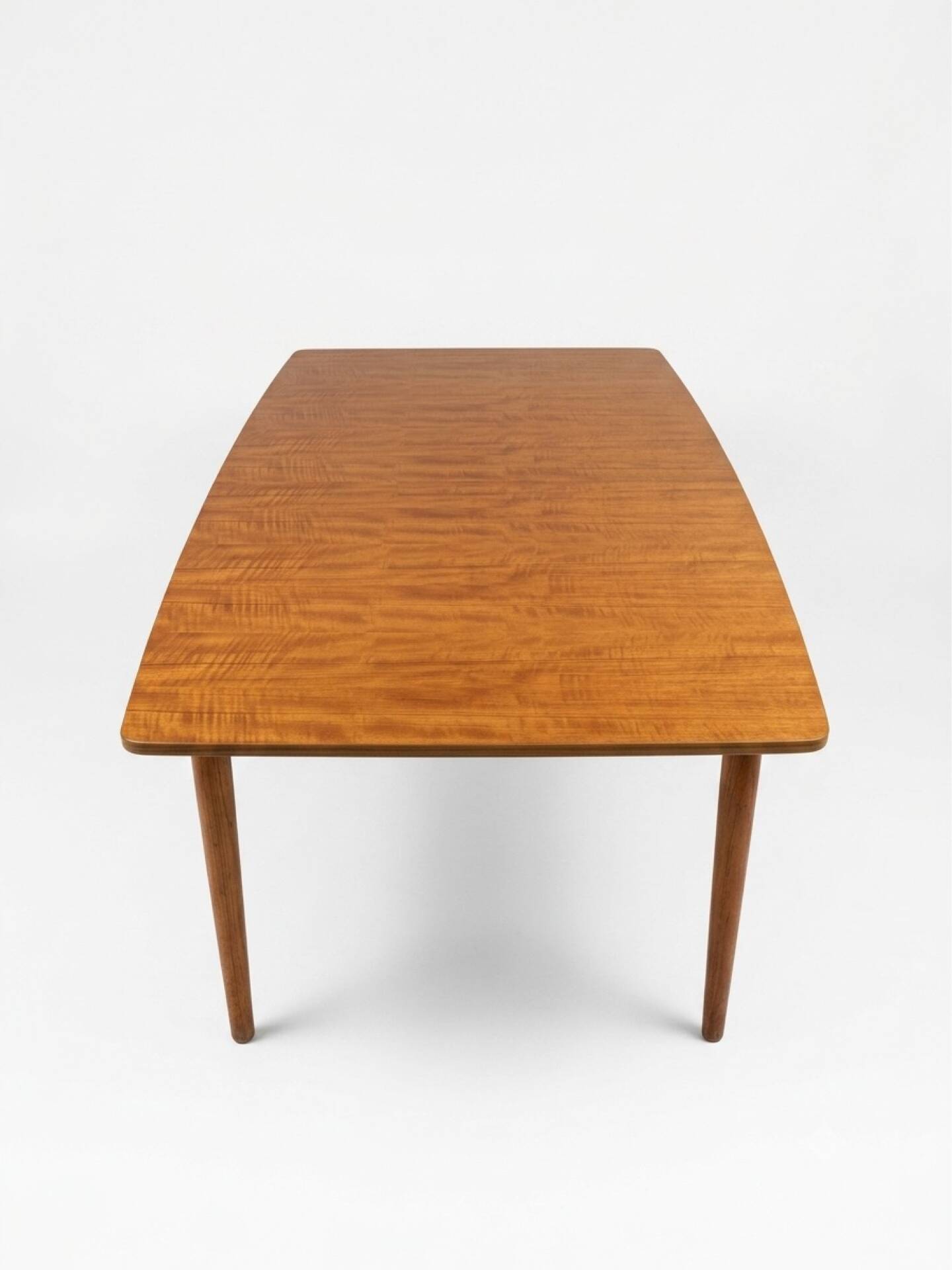 Table de salle à manger scandinave