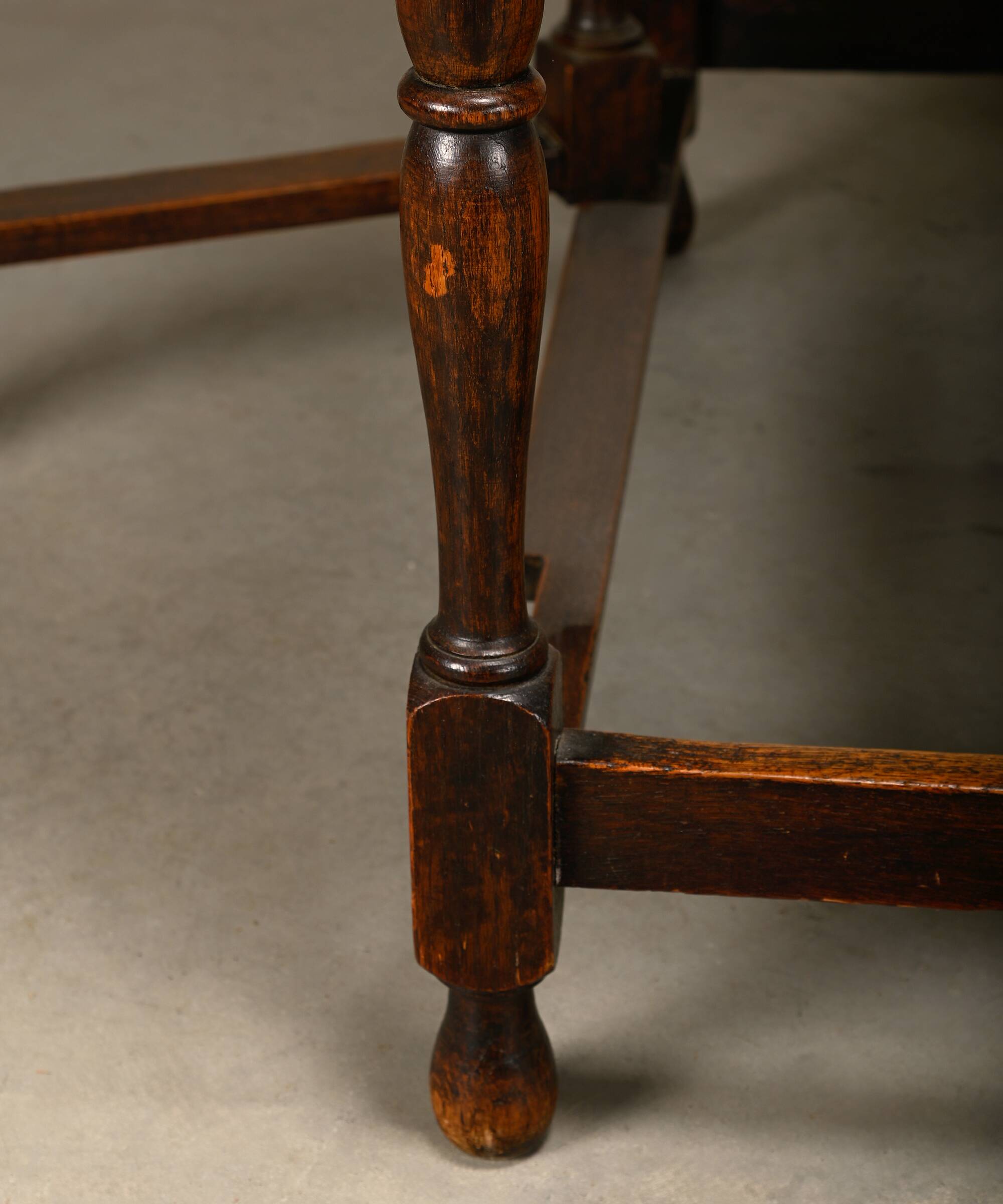 Antique English oval Gateleg Table in solid Oak, Late 19th Century