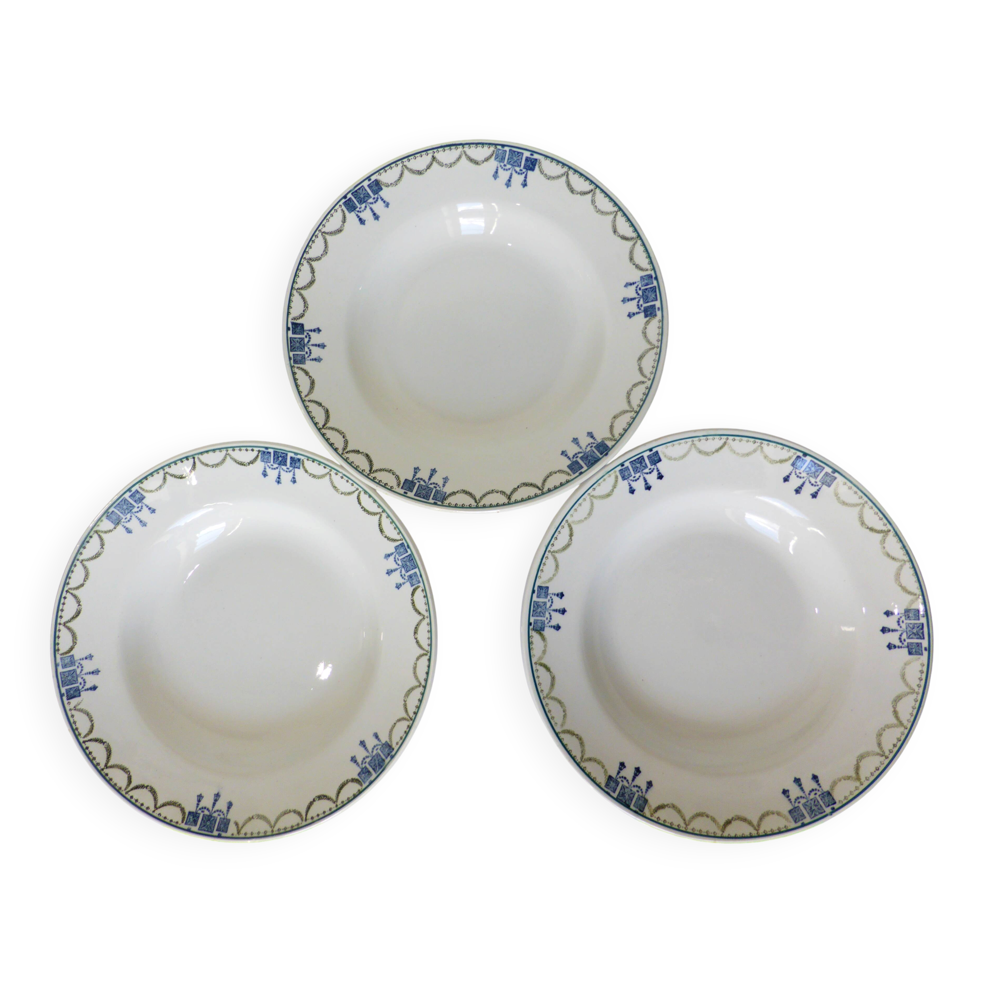 3 vintage deep plates from St Amand 220645