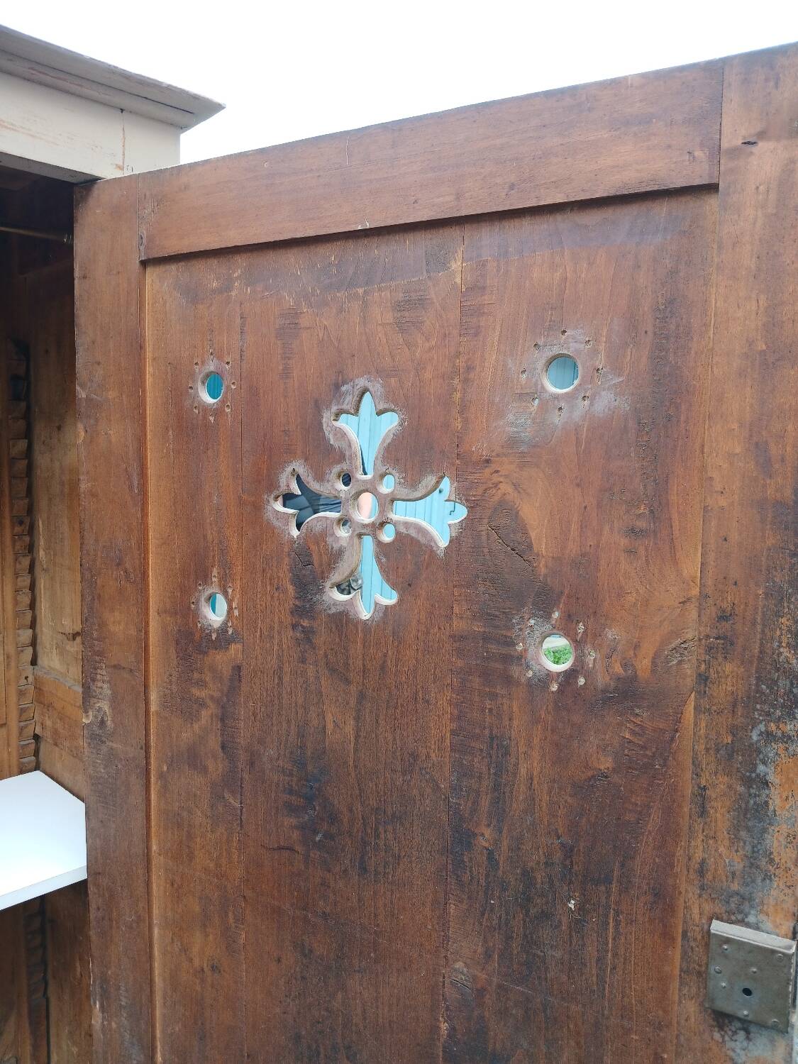 Bonnetière en bois très ancienne