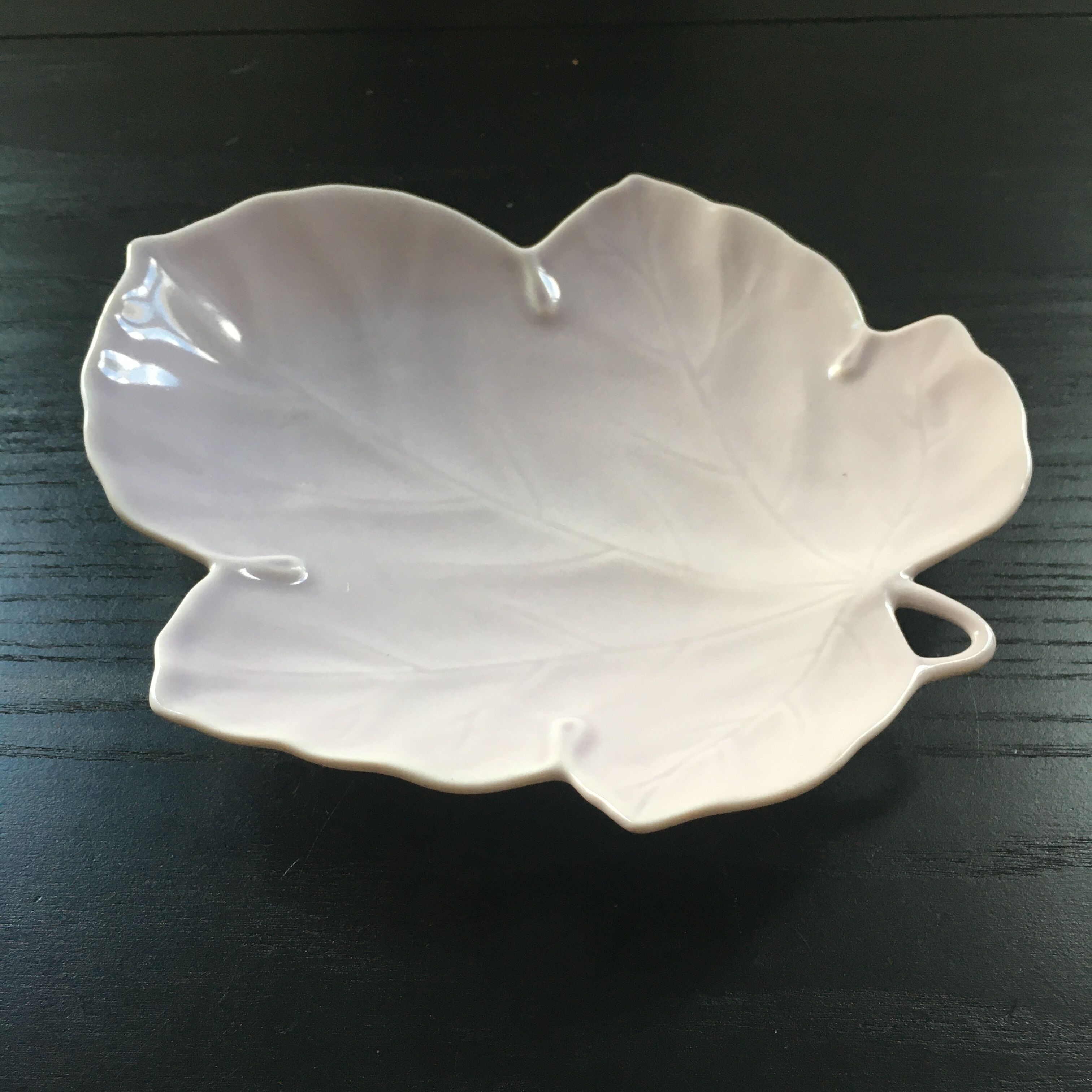 Purple leaf tray