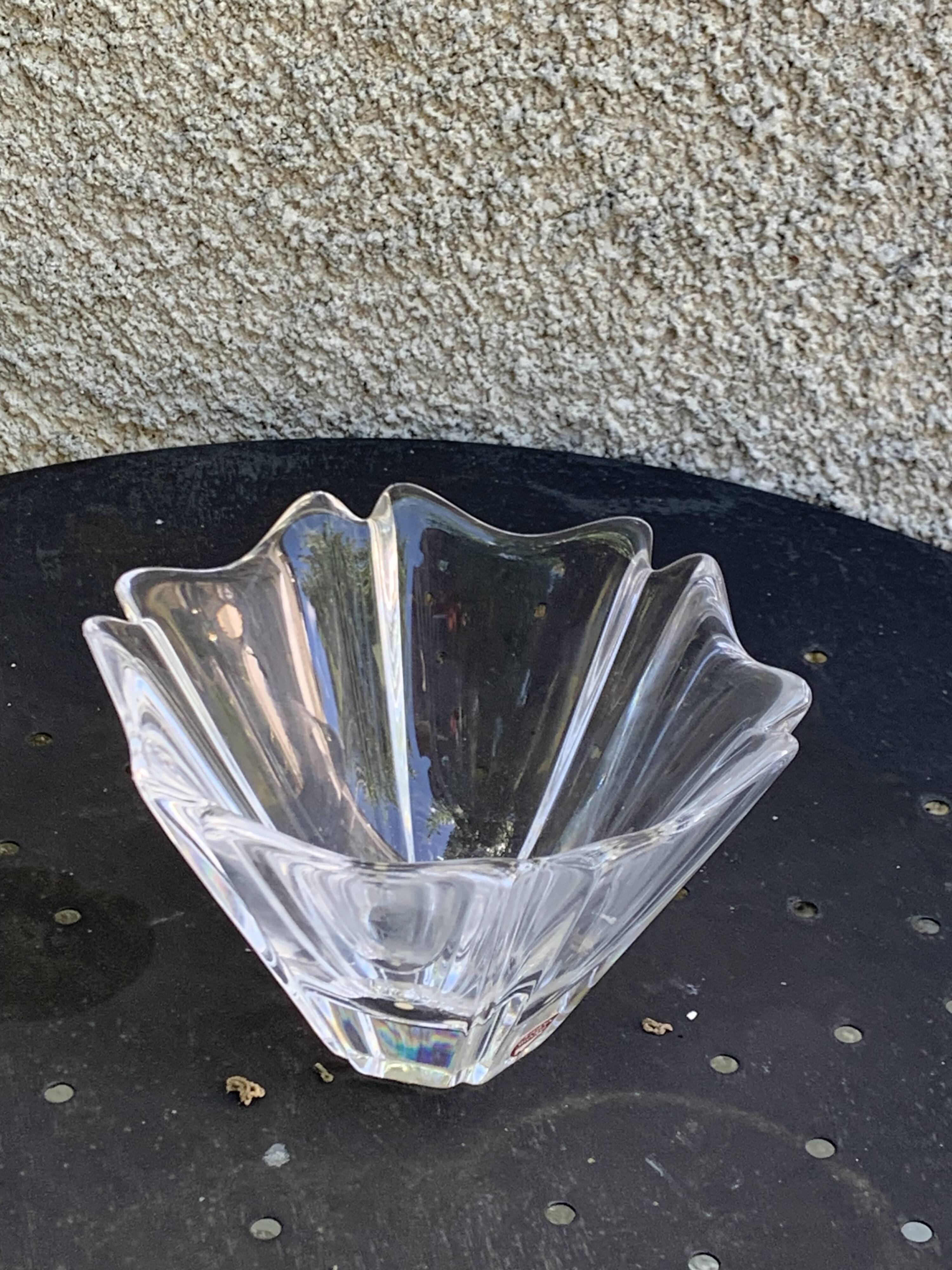 Crystal bowl in the shape of flowers, vintage Orrefors Sweden design