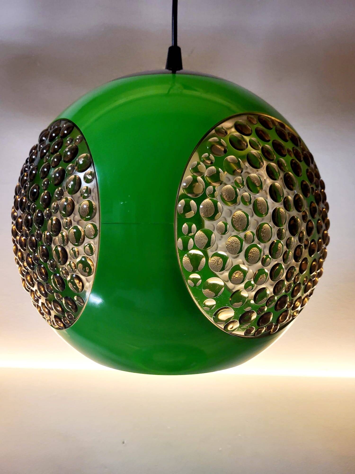 Suspension Space Age verte "Bug eye" par Massive, Belgique vers 1970