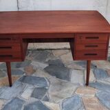 Scandinavian double-sided desk