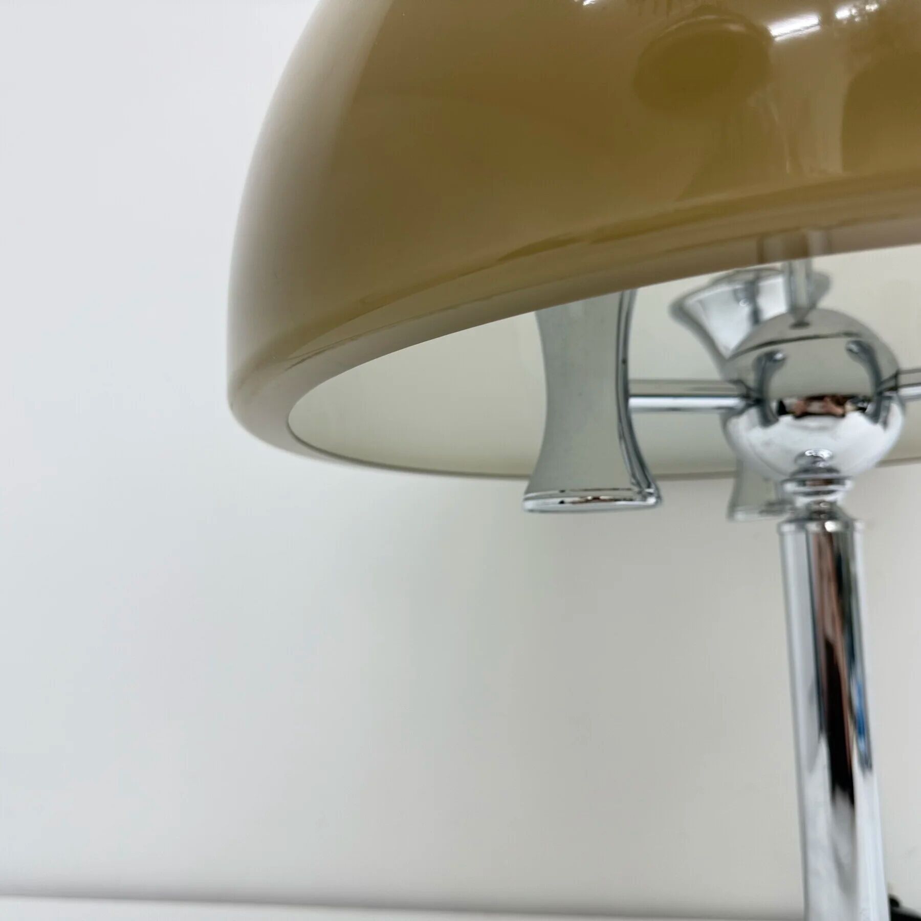 Mid-century mushroom table lamp with chrome base, 1970s