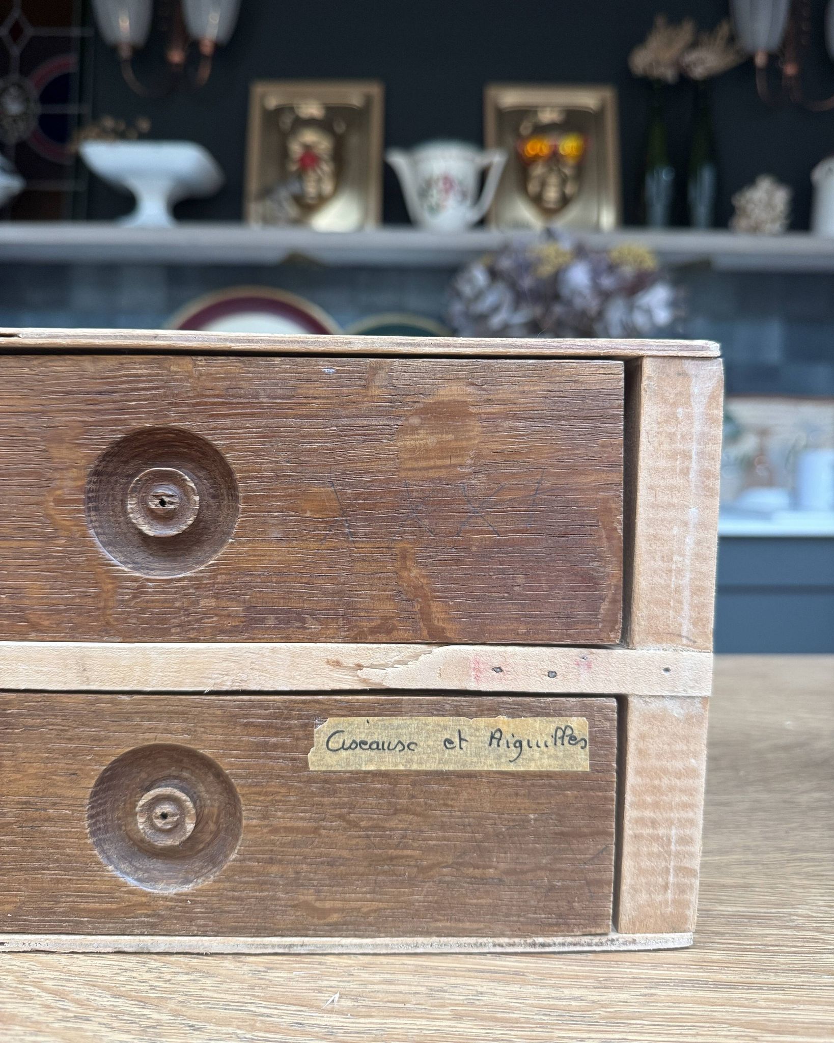 Meuble de mercerie ancien