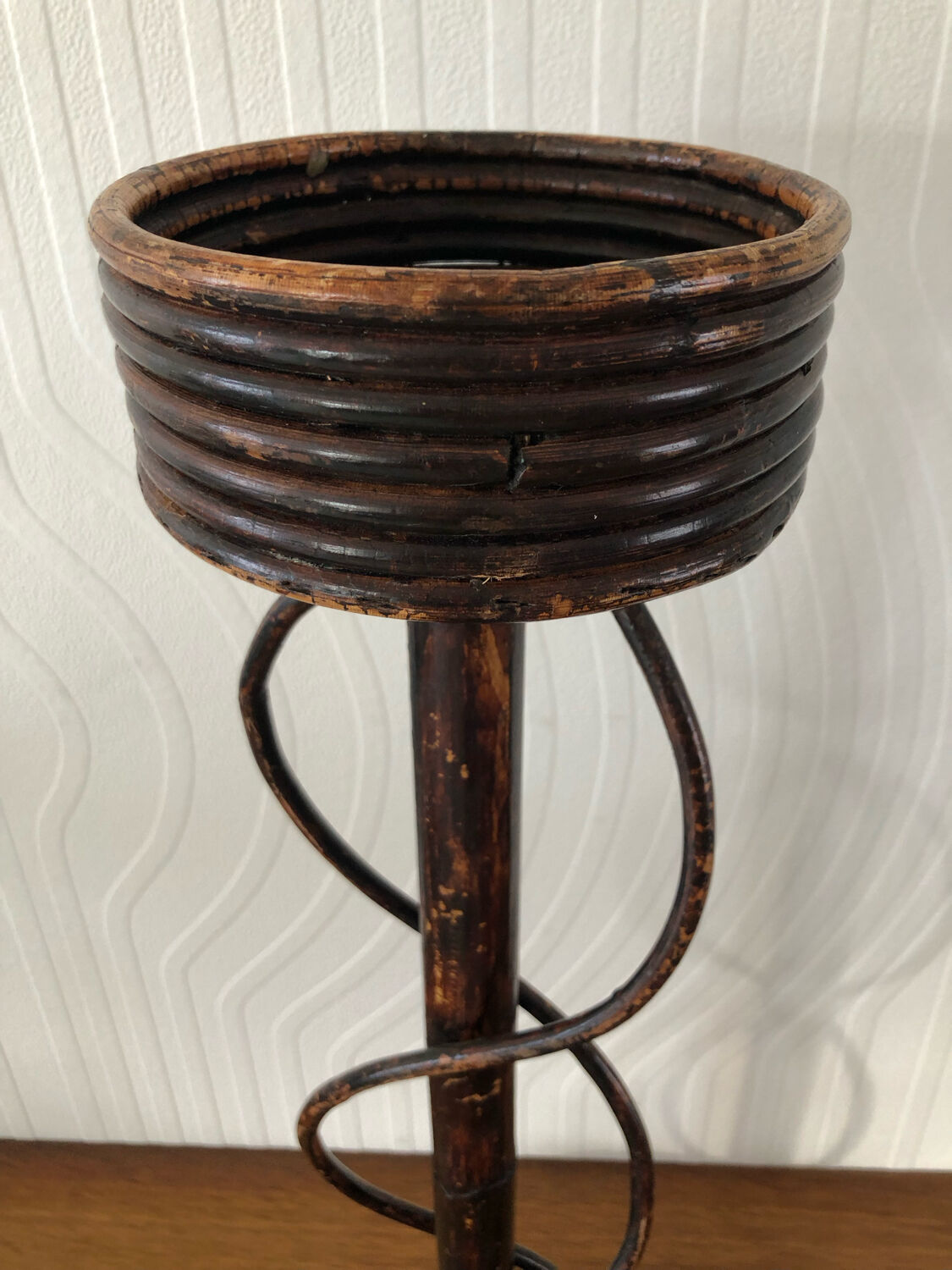 Plant holder in wicker vintage