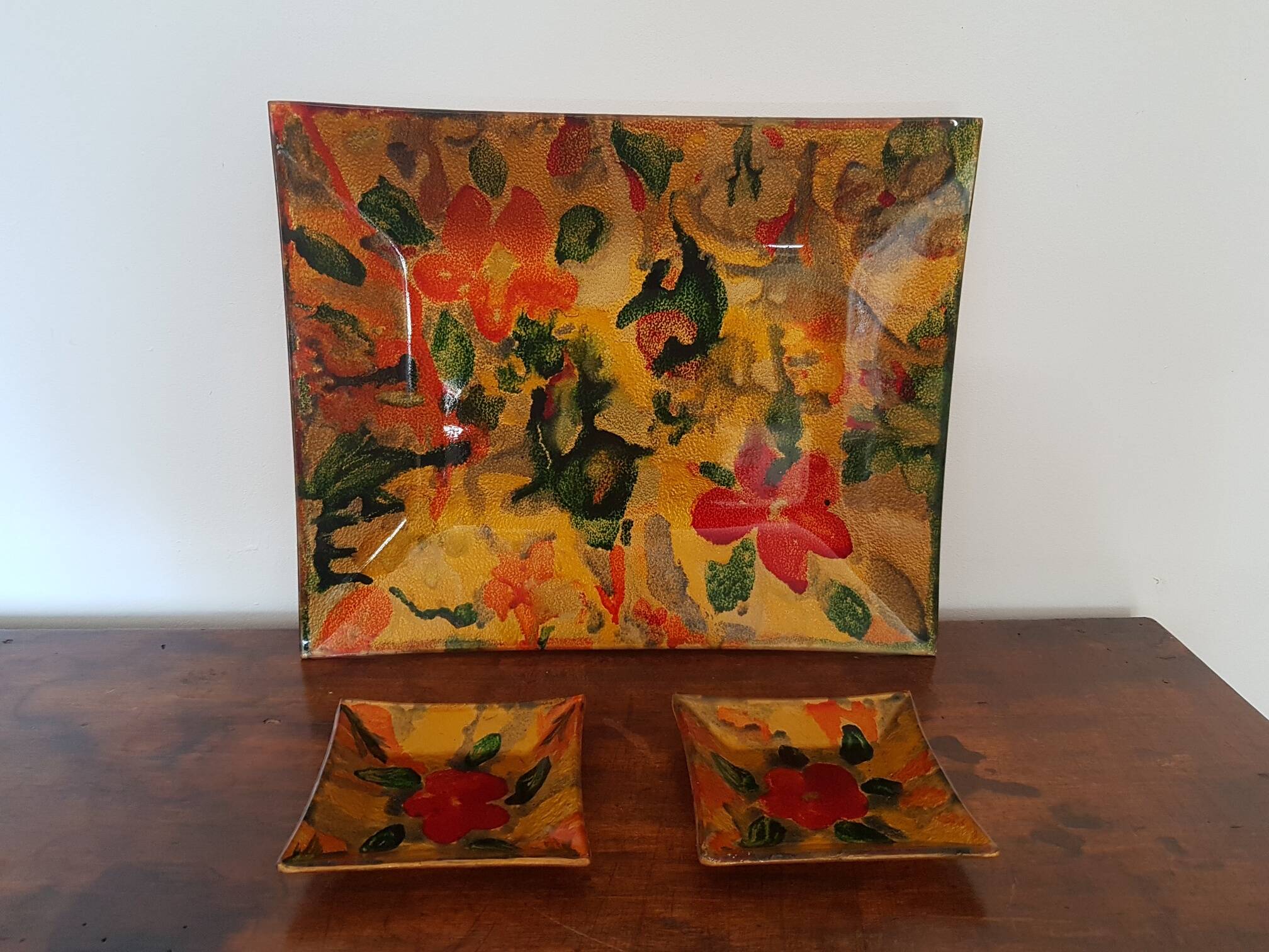 Set of 3 glass dishes with gold decor