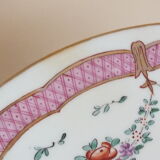 Plat ancien en porcelaine signée flèches croisées Paris