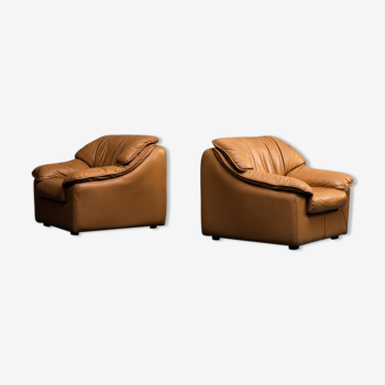 Paire de fauteuils marron cuir 70s vintage moderne