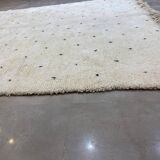 White berbere wool carpet with black dots 200x290cm