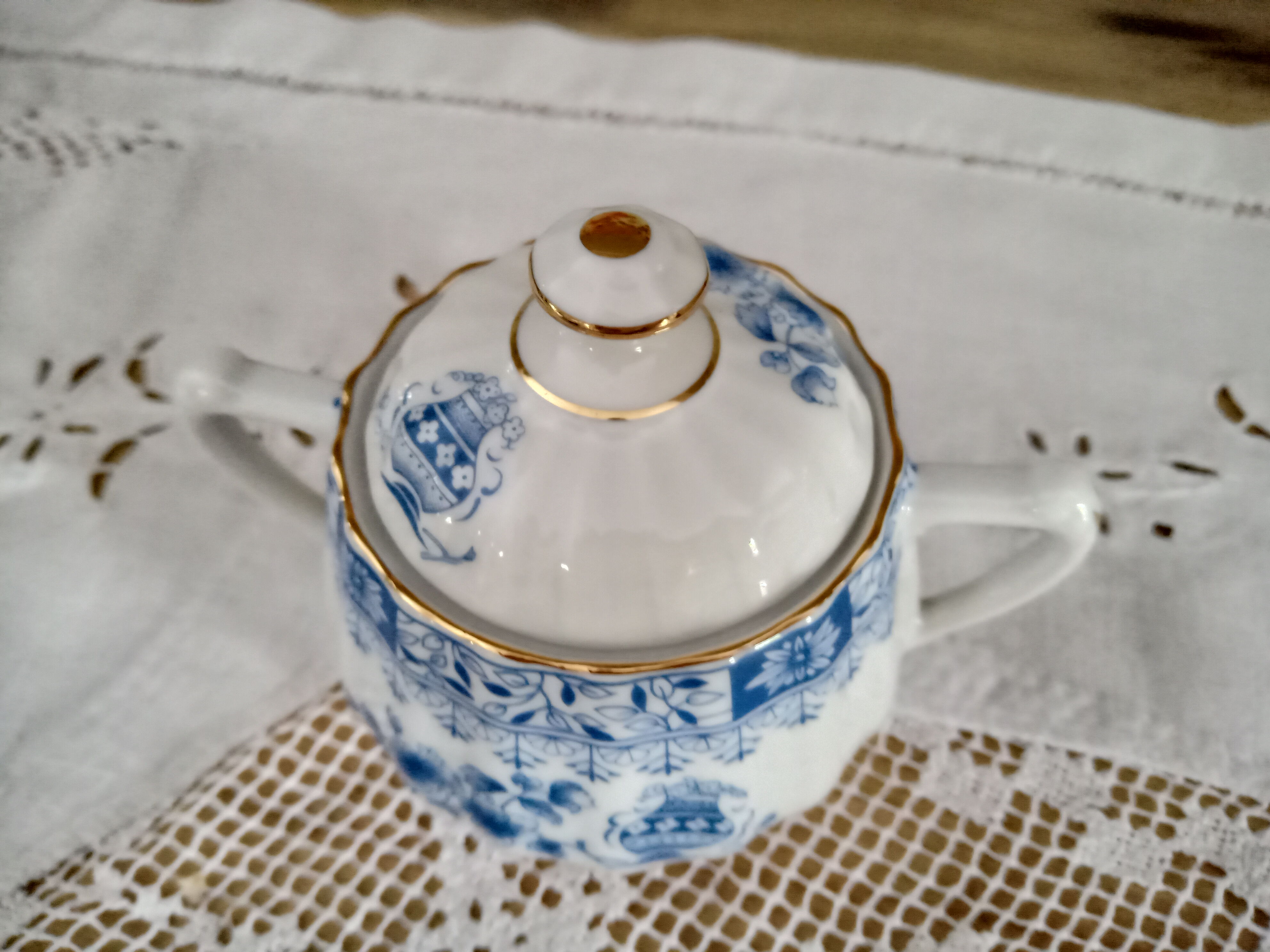 Porcelain sugar bowl Bavaria model China Blau