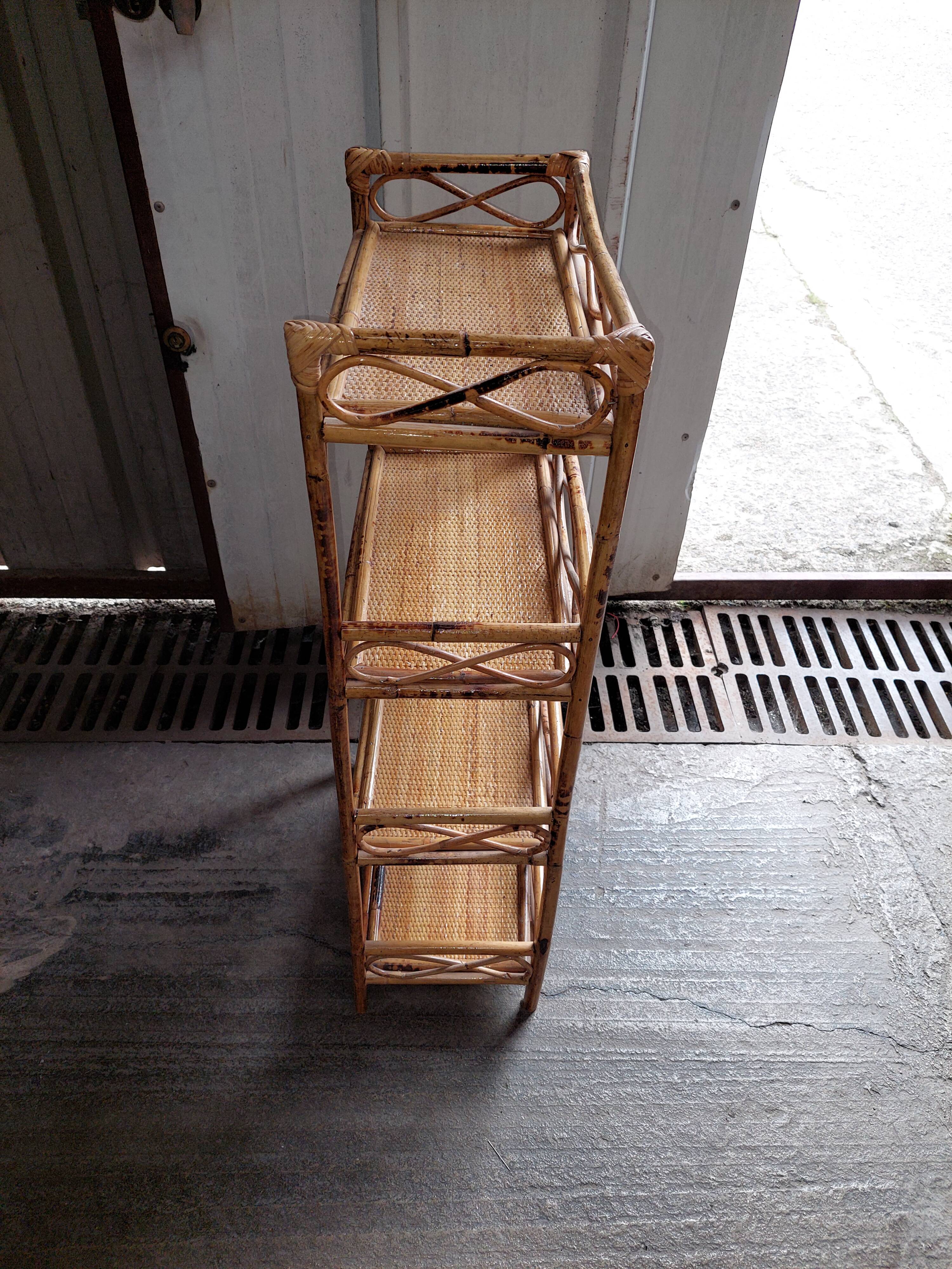 Furniture 4 shelves in used rattan